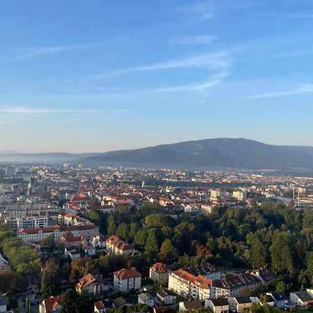 Studio With A View On City Center Park Maribor Bagian luar foto
