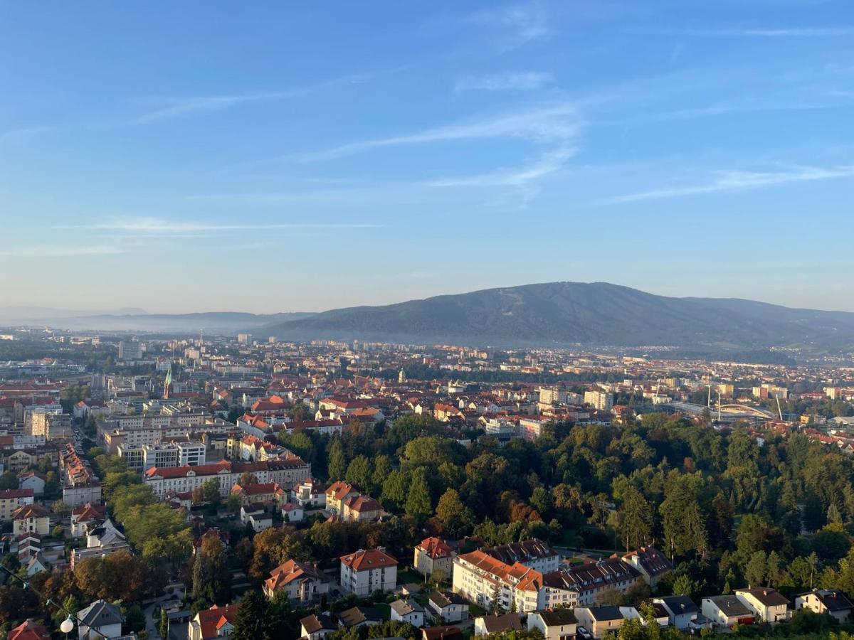 Studio With A View On City Center Park Maribor Bagian luar foto